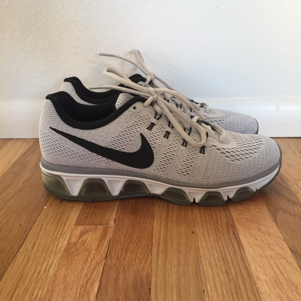 Nike Tailwind 8